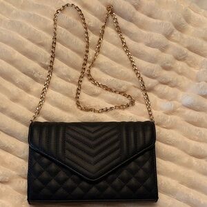 Black Quilted Chain Shoulder Bag - Unbranded